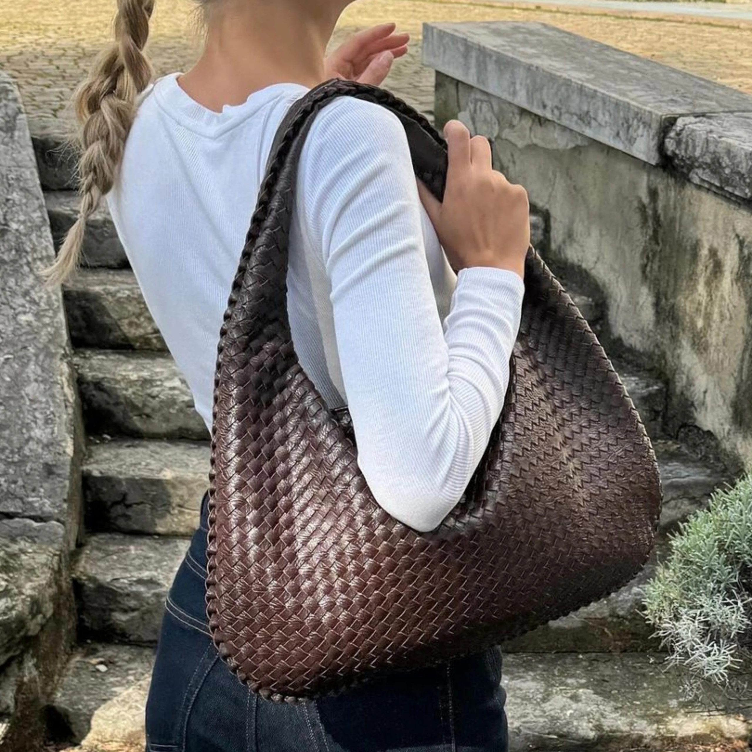 Timeless Woven Bags: Everyday Style for Modern Women Timeless Woven Bags: Everyday Style for Modern Women