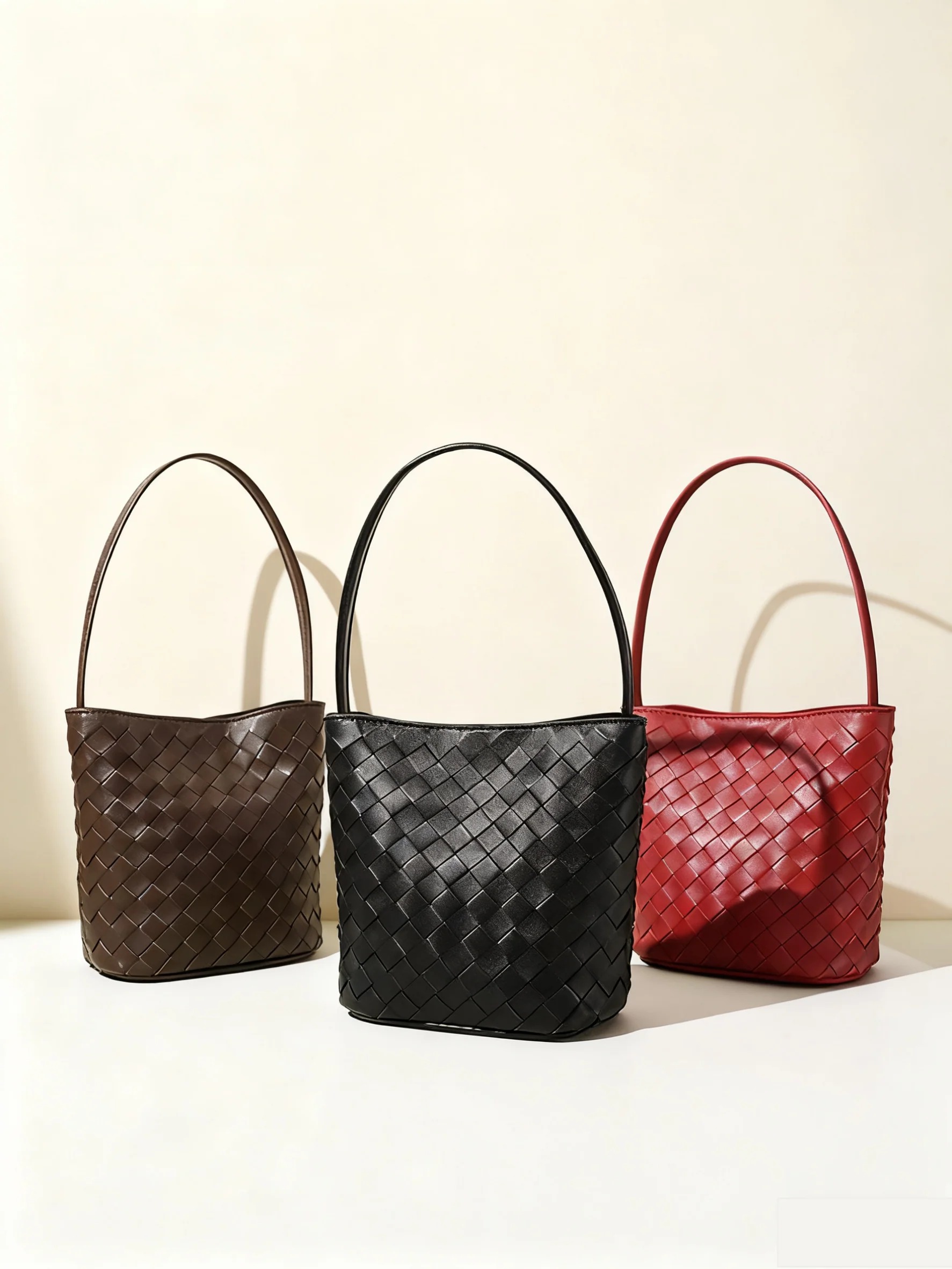 Timeless craftsmanship: premium leather shoulder bags for every occasion Timeless craftsmanship: premium leather shoulder bags for every occasion