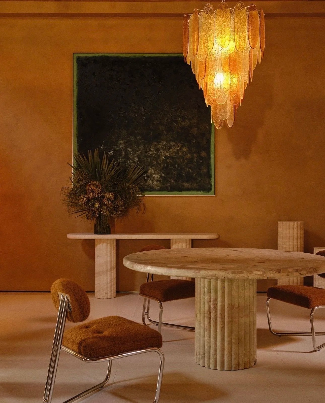 Choosing Between Two Classic Wall Finishes for Interiors Choosing Between Two Classic Wall Finishes for Interiors